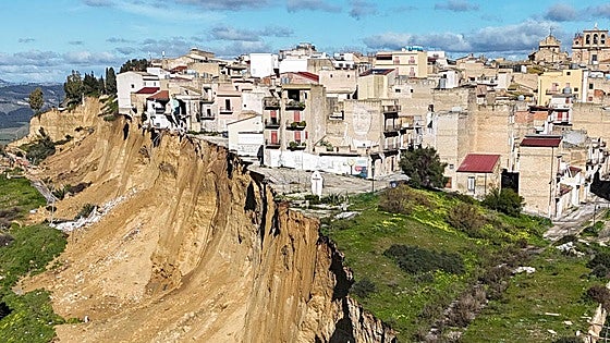 Un pueblo siciliano al borde del abismo