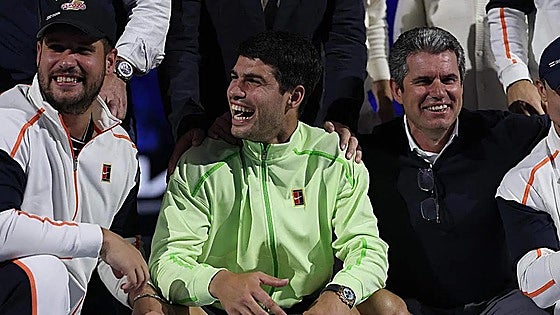 El apellido Alcaraz ya es eterno: Carlos lo hace en el nombre del padre