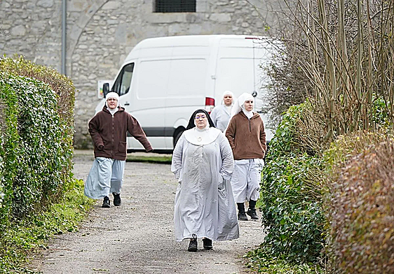 Las monjas cismáticas de Belorado buscan nuevo convento a través de una web
