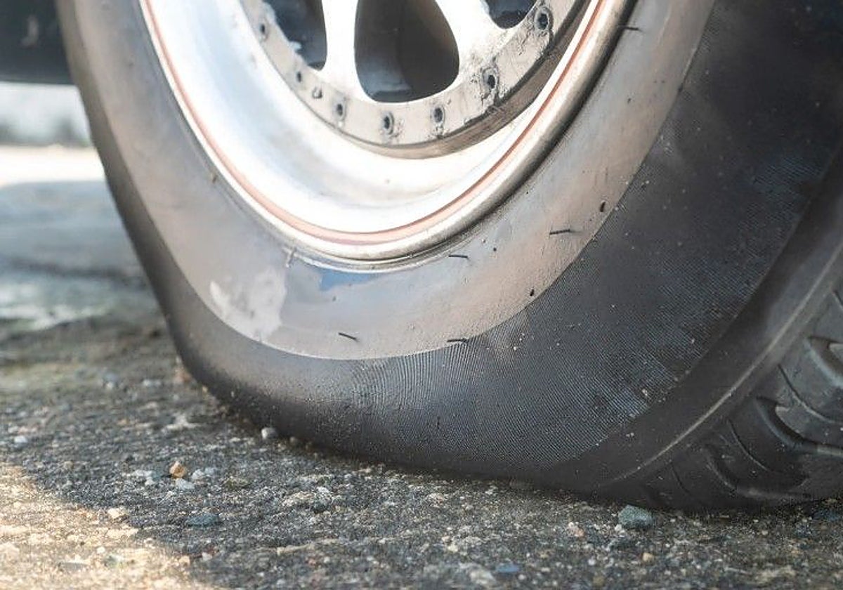 Envían al Ayuntamiento las facturas de reparar sus coches por el mal estado del firme