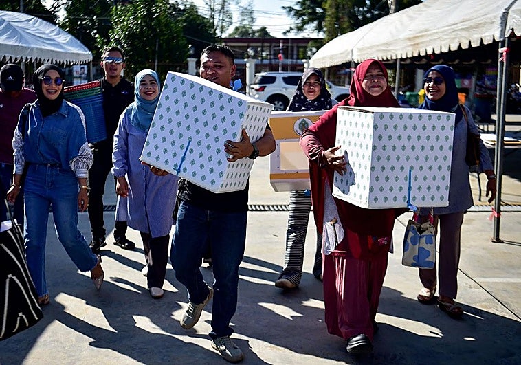 La 'tercera Tailandia' busca abrirse camino en las urnas