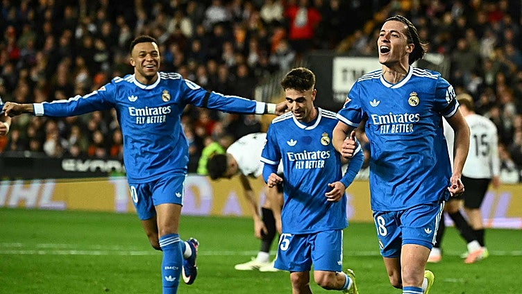 El Real Madrid gana al Valencia con orden y pegada