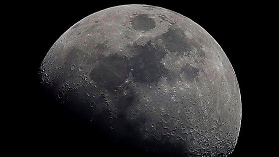 Musk cambia de planes y anuncia que construirá una ciudad en la Luna «en menos de diez años»