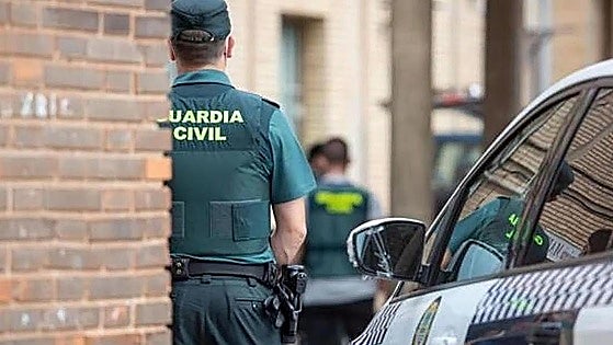 Un coche con seis ocupantes protagoniza una persecución policial de veinte agentes durante dos horas en Valencia