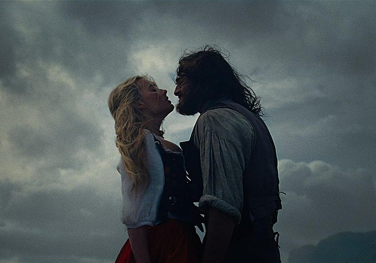 ‘Cumbres borrascosas’: una adaptación bella, pero sin chispa