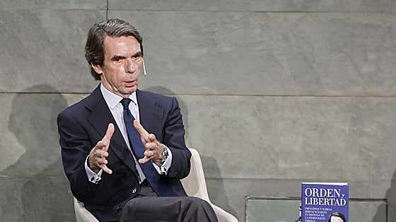 Aznar avisa al Gobierno de que acudirá a la justicia si lo vincula con Epstein