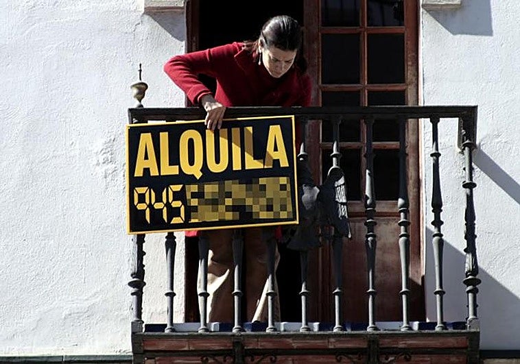 El Gobierno baraja penalizar en la renta a los caseros que suban los precios del alquiler