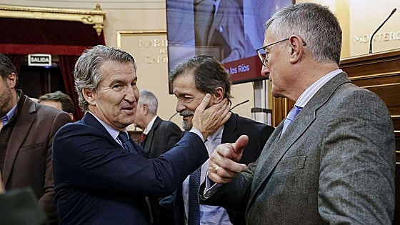 Feijóo: «Óscar López no le llega ni a las suelas de los zapatos a Lambán»