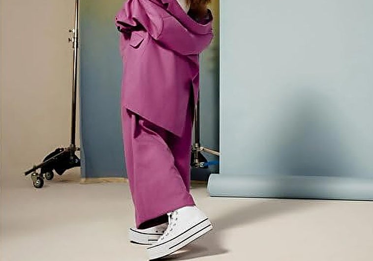 No te pierdas estas zapatillas blancas que combinan con todo y nunca pasan de moda