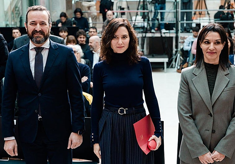 Ayuso afronta su primera crisis de Gobierno y cesa al consejero de Educación