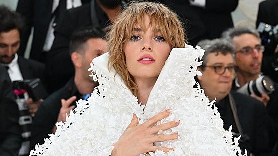 Maya Hawke, hija de Uma Thurman y Ethan Hawke, se casa por sorpresa