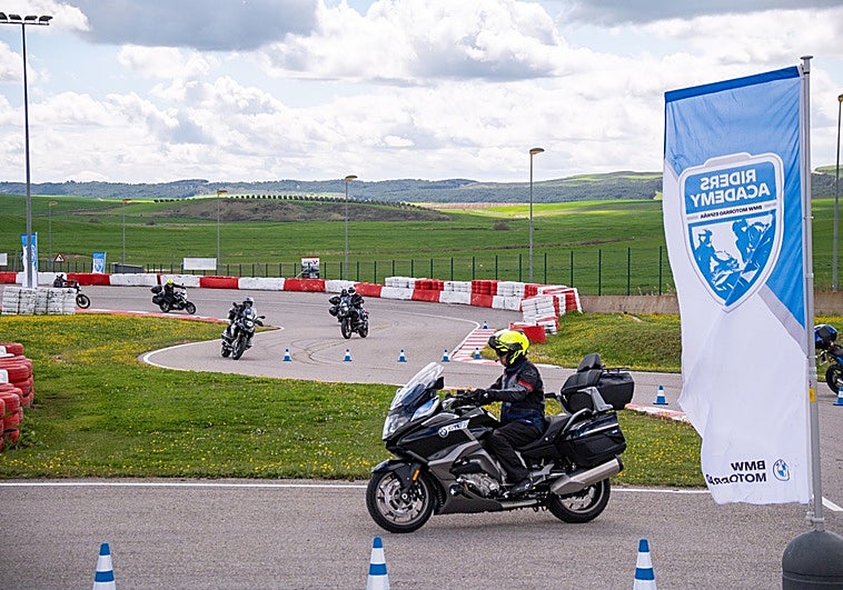 BMW Motorrad España reinicia su actividad formativa para motoristas