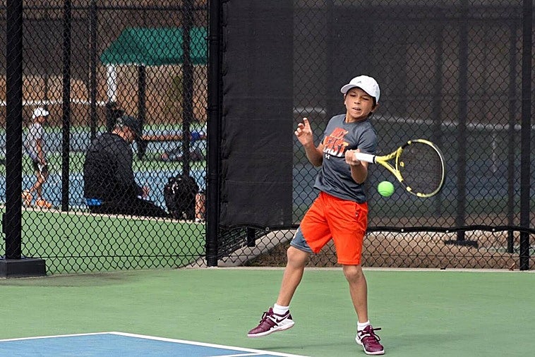 Teodor Davidov, el niño sin revés que ya es el tenista más joven del ranking ATP