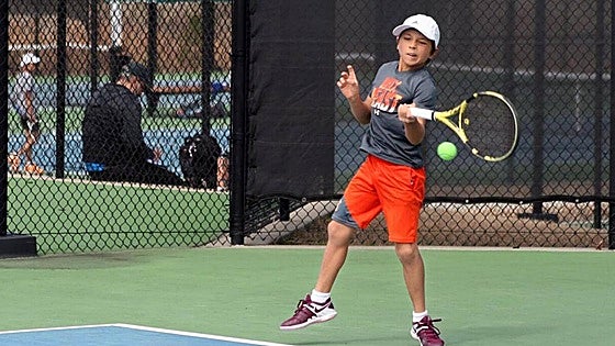 Teodor Davidov, el niño sin revés que ya es el tenista más joven del ranking ATP