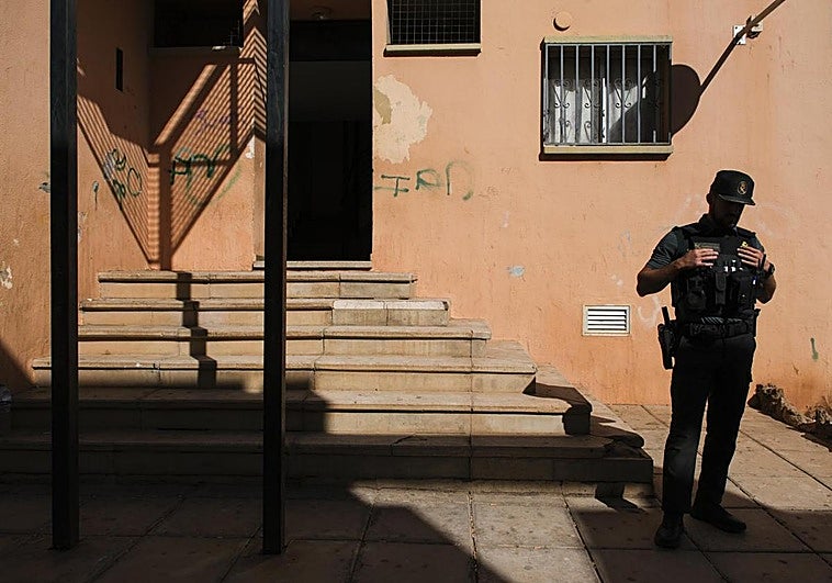 Mata a su hijo de 10 años en Tenerife, hiere a la madre y es abatido por la Guardia Civil