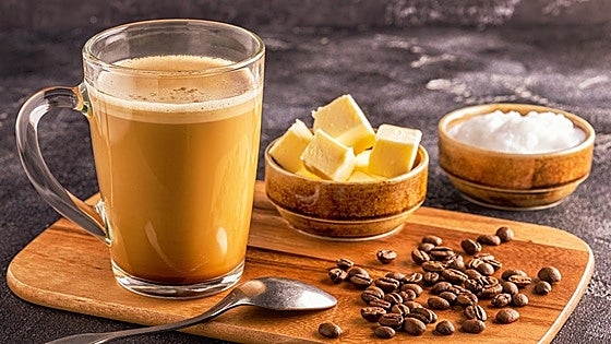 Café con mantequilla, el desayuno de moda para... ¿adelgazar?