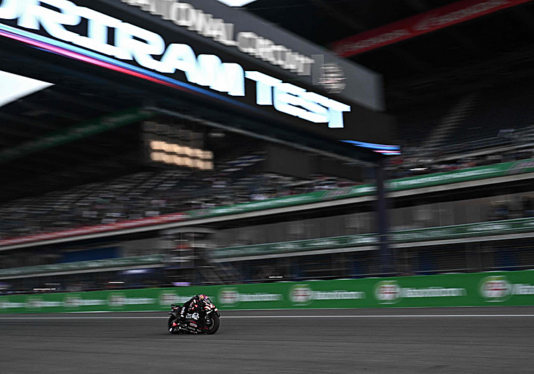 Las Aprilia plantan cara a un Márquez lastrado por un virus y que sumó otra caída