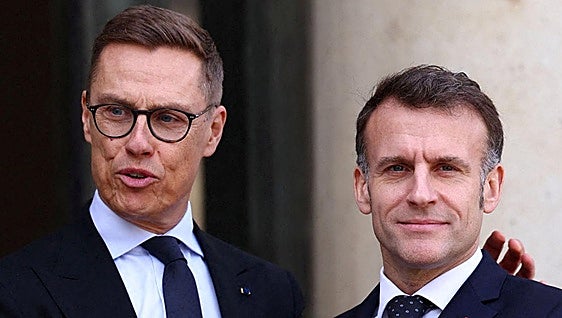 Macron pide avanzar con el vigésimo paquete de sanciones a Rusia pese al bloqueo de Hungría