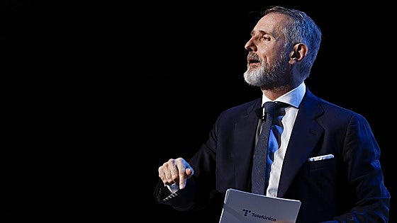 Telefónica vende su histórica participación en BBVA por 608 millones de euros