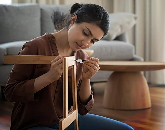 Kits de reparación de madera eliminan arañazos rápido y salvan tus muebles