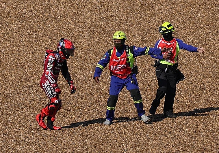 Pinchazo de Marc Márquez y victoria de Marco Bezzecchi en Tailandia