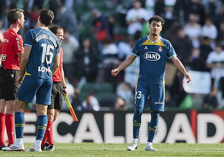 Omar El Hilali no vino en patera y ya sufrió otro episodio racista