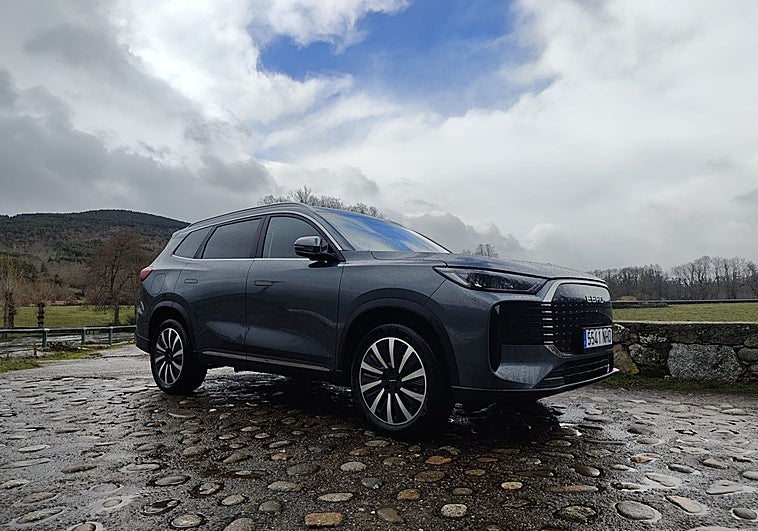 El Ebro S800 PHEV conquista con su versatilidad y gran autonomía