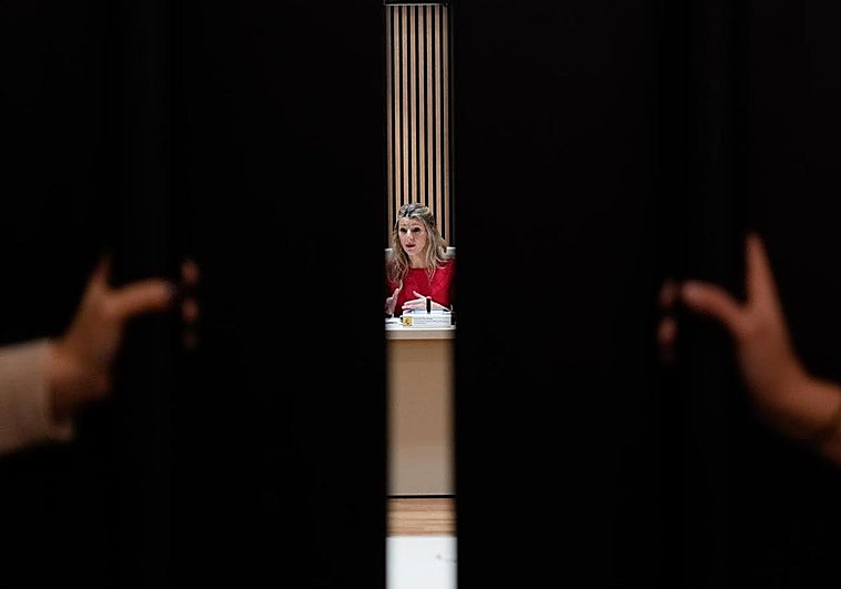 Trabajo descarta nuevas medidas y se remite «por el momento» al escudo laboral ante la guerra en Irán