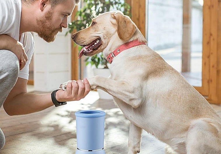 Olvídate de las huellas molestas con estos limpiadores de patas portátiles para perros