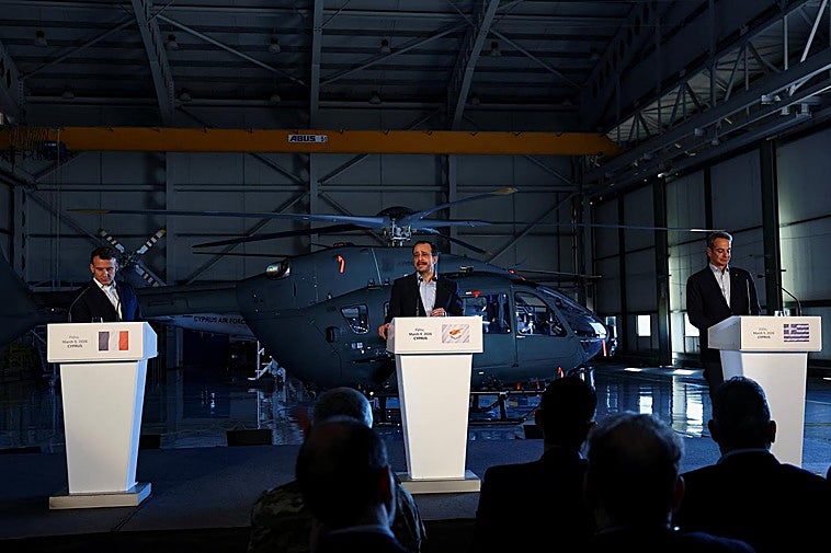 Macron anuncia una misión «defensiva» para reabrir el estrecho de Ormuz