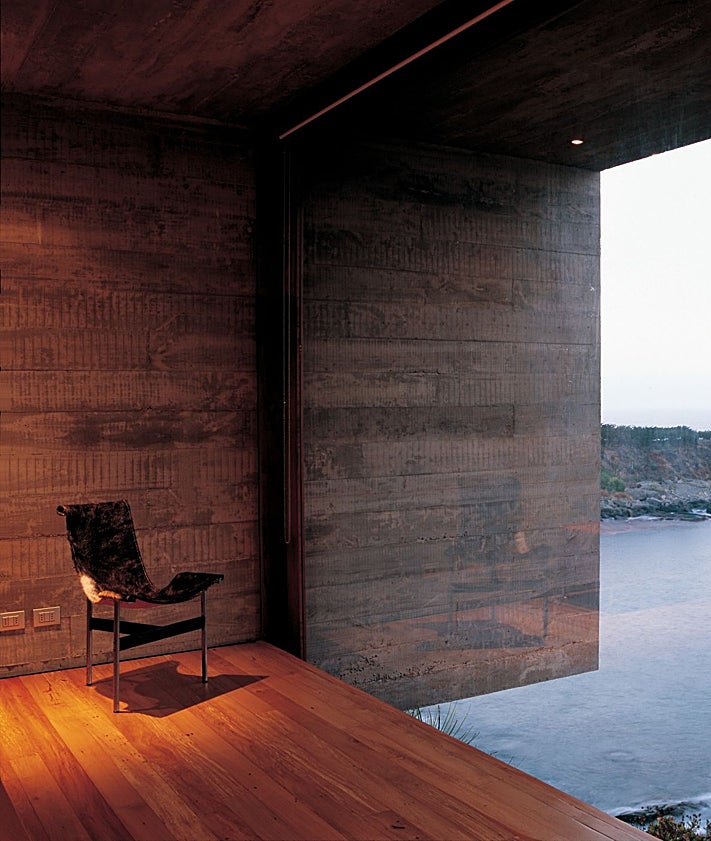 Imagen secundaria 2 - Arriba, 'Casa para el Poema del Ángulo Recto', debajo 'Restaurante Mestizo' y el interior de 'Casa Pite'.