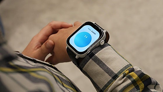Un reloj antes que un móvil: la apuesta por introducir la tecnología infantil con límites