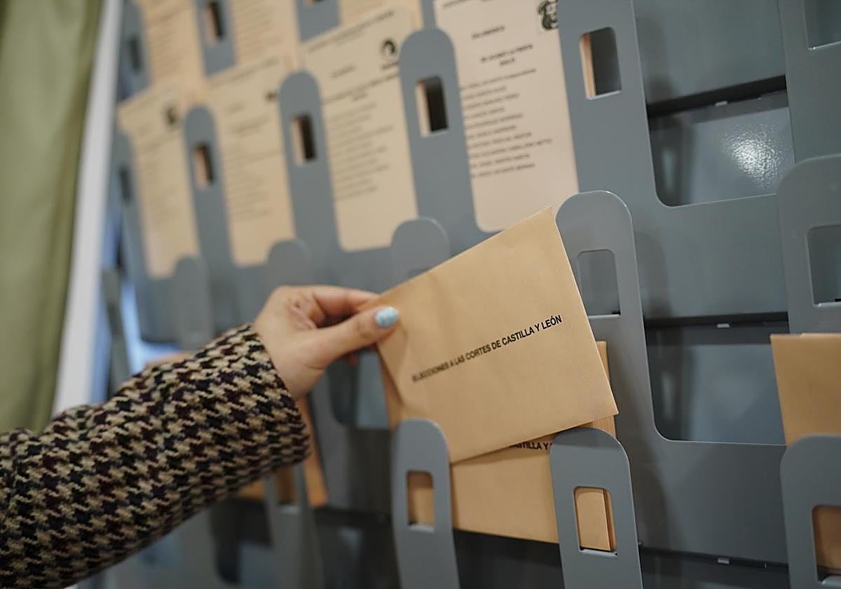 En directo: Castilla y León cierra las urnas a la espera de un recuento que se jugará en los restos