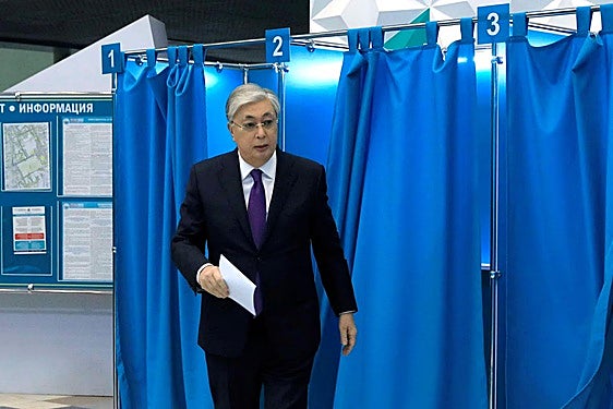 Kazajistán aprueba una nueva Constitución que garantizará la sucesión a su presidente