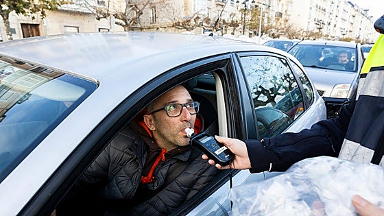 La derecha y ERC impiden bajar a la mitad la tasa máxima de alcohol al volante