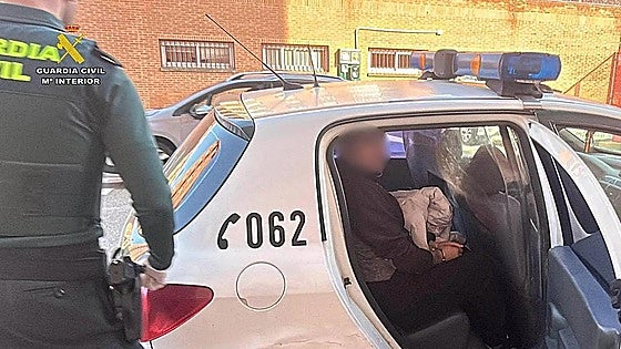 Detenido después de que su pareja se tirara por la ventana para huir de él en La Rioja