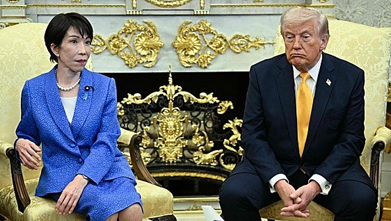 El momento más incómodo de Trump con la primera ministra Takaichi al bromear con Pearl Harbor: «¿Quién sabe más de sorpresas que Japón?»