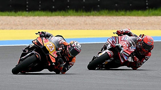 Pole de Di Giannantonio en Brasil con Márquez en primera fila pese una caída