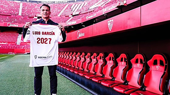 El Sevilla elige a Luis García Plaza para salvar los muebles
