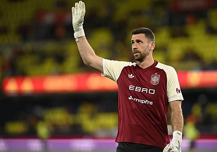 Unai Simón: pieza innegociable en la portería para De la Fuente