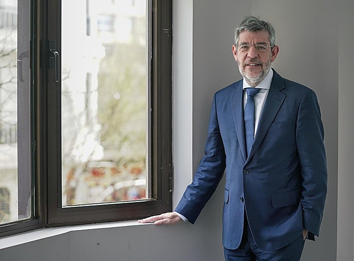 «El Gobierno gasta sin ton ni son y pone en peligro el sistema de pensiones»