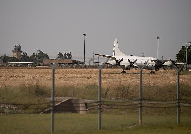 España cierra su espacio aéreo a los aviones que participen en el ataque a Irán