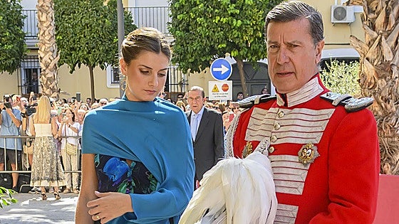 Amina Martínez de Irujo estrena perfil social de viajes y hace pinitos como modelo