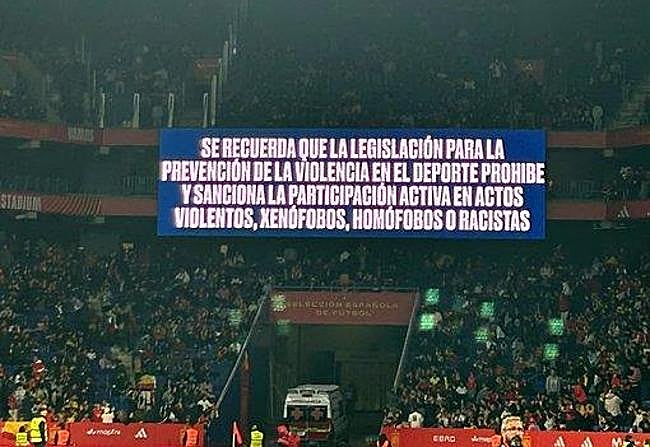 İspanya-Mısır'da utanç verici slogan: “Sıçramayan Müslümandır”