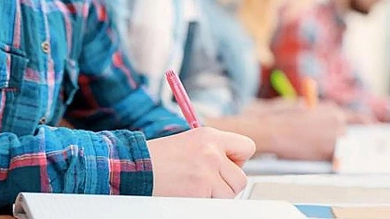 Multa de 20.000 euros a una universidad privada por exigir a un alumno la copia del DNI para tramitar su título