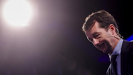 Escribano se va tras las presiones de Moncloa y el Gobierno coloca a Simón para pilotar Indra