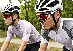 Aumenta tu seguridad montando en bici con estos espejos retrovisores para cascos