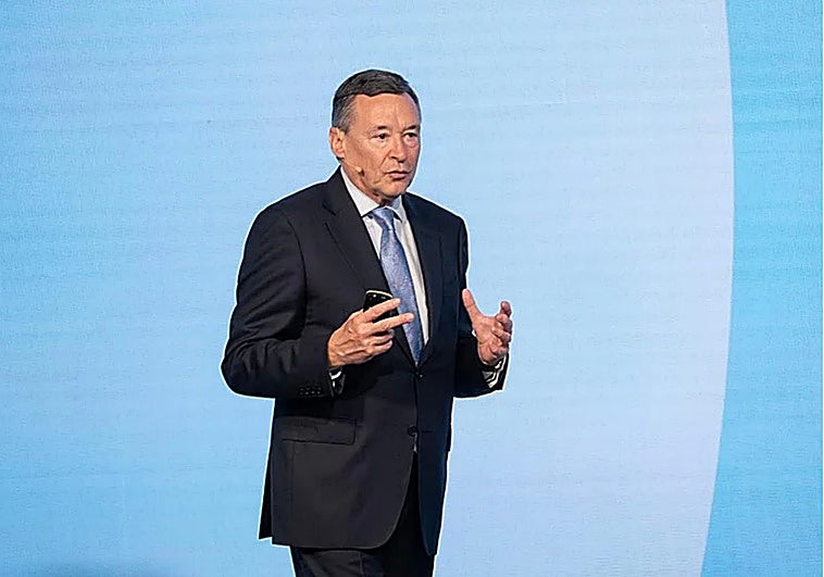 Indra suma su cuarto presidente en cinco años con Simón tras su fulgurante salida de La Caixa