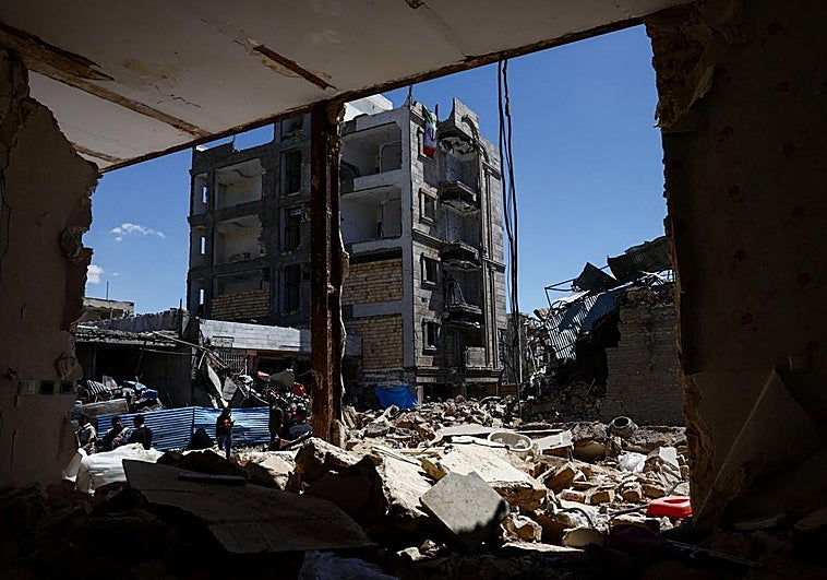 Irán promete ataques «más devastadores que nunca» tras bombardear Trump el puente de Alborz