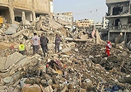 Sigue en directo la última hora de la guerra en Oriente Medio | Ofrecen 60.000 dólares por la captura del aviador de EE UU desaparecido